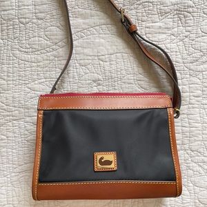 NWOT Dooney & Bourke Wayfarer Zip Crossbody